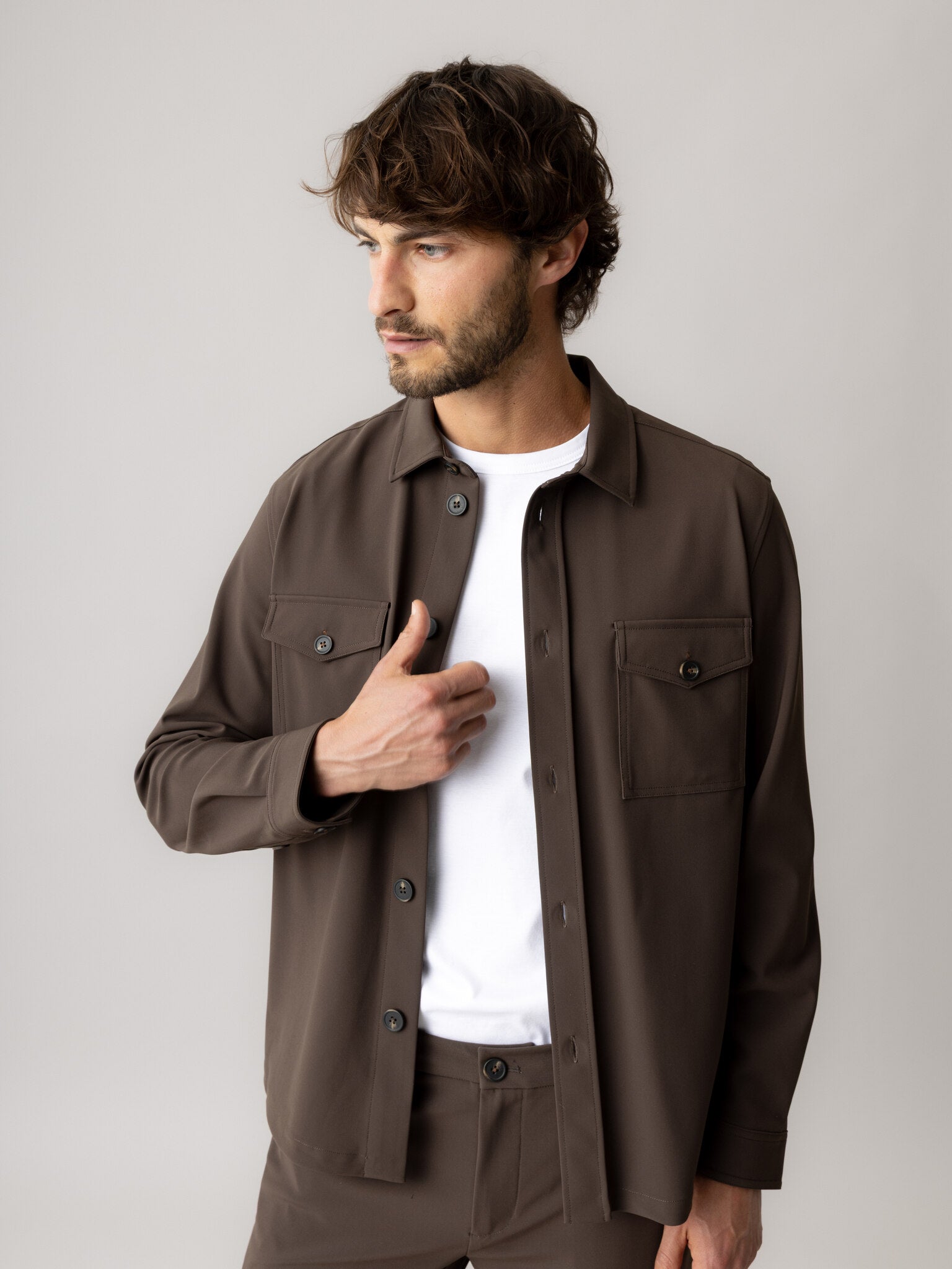 Modelshot / Chocolate Brown / Detail